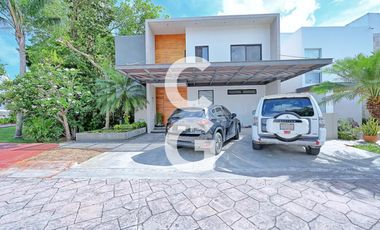 Casa en Venta en Cancun en Residencial Cumbres con 3 Recámaras