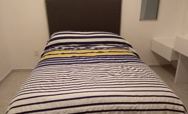 DEPARTAMENTO EN RENTA AMUEBLADO Y EQUIPADO EN PUERTO MORELOS , MUY CERCA DEL MAR
