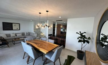 Casa en La Vista Residencial, Querétaro. Excelente ubicación frente al centro comercial Paseo Querétaro.