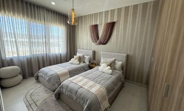 Casa en La Vista Residencial, Querétaro. Excelente ubicación frente al centro comercial Paseo Querétaro.