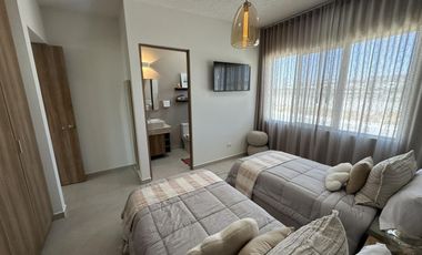 Casa en La Vista Residencial, Querétaro. Excelente ubicación frente al centro comercial Paseo Querétaro.