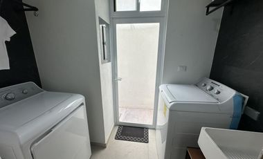Casa en La Vista Residencial, Querétaro. Excelente ubicación frente al centro comercial Paseo Querétaro.