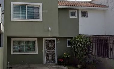 CASA EN VENTA EN COLONIA LOS GIRASOLES, ZAPOPAN, JALISCO