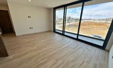 Residencia de lujo en La Vista Residencial, Querétaro. Ubicado frente al centro comercial Paseo Querétaro.