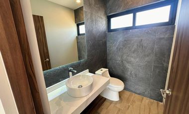 Residencia de lujo en La Vista Residencial, Querétaro. Ubicado frente al centro comercial Paseo Querétaro.