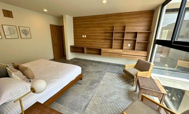 Casa de 3 niveles en Altos Juriquilla, Querétaro.