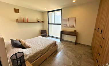 Casa de 3 niveles en Altos Juriquilla, Querétaro.
