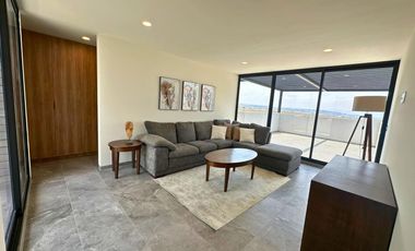 Casa de 3 niveles en Altos Juriquilla, Querétaro.