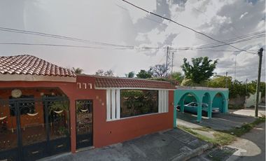 CONTAMOS CON LA ESCRITURA DE ESPACIOSA Y BONITA CASA DE REMATE   EN EXCELENTE UBICACION EN MERIDA YUC.