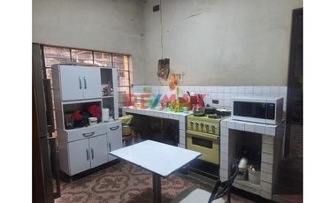 Se Vende Casa en Villa Maria Del Triunfo, Av.El Sol.