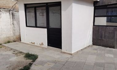Oficina o consultorio en renta, Avenida Guerrero 1688, frente a parque Irekua,