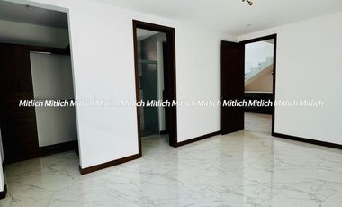 Casa en venta con recámara en planta baja Fracc. Bosque Real$7,250,000