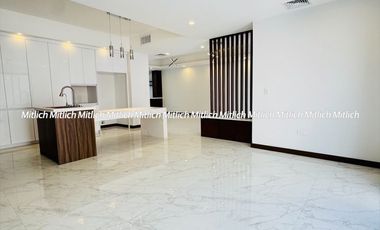 Casa en venta con recámara en planta baja Fracc. Bosque Real$7,250,000