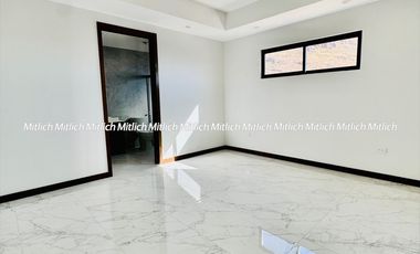 Casa en venta con recámara en planta baja Fracc. Bosque Real$7,250,000