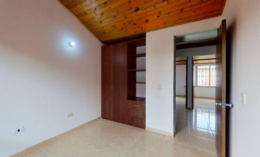 SE VENDE ESPECTACULAR CASA EN MOSQUERA SANTILLANA