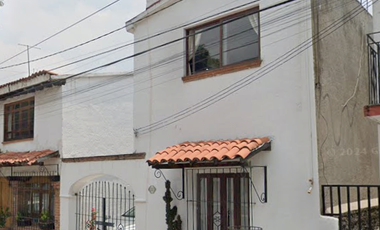 ¡Bonita casa! Adquiere esta propiedad por un costo menor