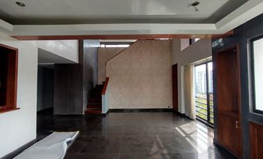 Apartamento duplex en arriendo en Álamos
