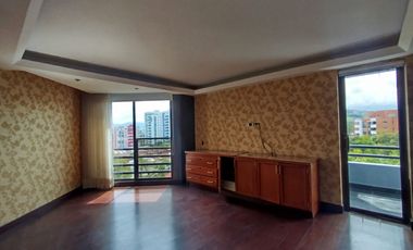 Apartamento duplex en arriendo en Álamos