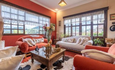 Lujosa villa en venta con 2.875m2T sector Santa María de Sayausí