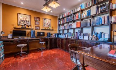 Lujosa villa en venta con 2.875m2T sector Santa María de Sayausí