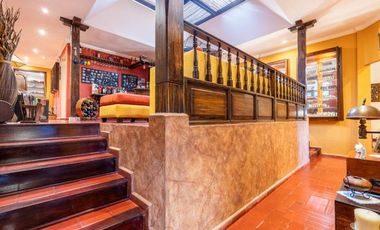 Lujosa villa en venta con 2.875m2T sector Santa María de Sayausí