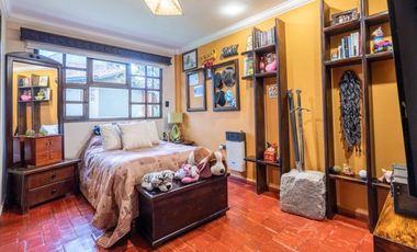 Lujosa villa en venta con 2.875m2T sector Santa María de Sayausí