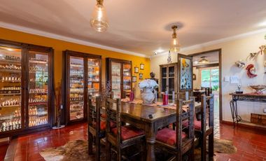 Lujosa villa en venta con 2.875m2T sector Santa María de Sayausí