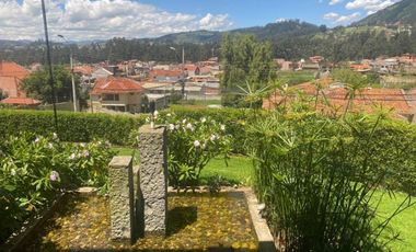 Lujosa villa en venta con 2.875m2T sector Santa María de Sayausí
