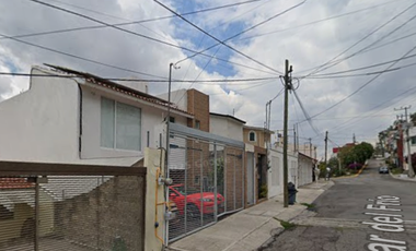 Invierte en una linda propiedad ¡Bonita casa en Ciudad Brisa!