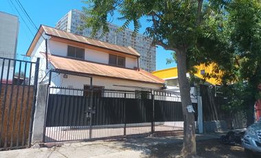 Casa en Lope de Ulloa. Habitacional-Comercial. 6D/3B/1B/2E.