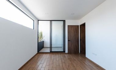 Vive el Estilo Premium en Lomas de Angelópolis – Casa de 3 Niveles con Amenidades de Lujo