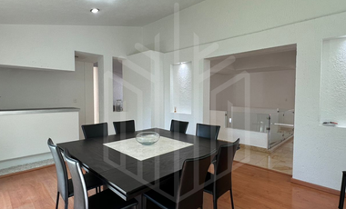 HERMOSA CASA CON JARDÍN DE ENSUEÑO EN VENTA EN CHILUCA.