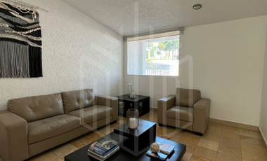 HERMOSA CASA CON JARDÍN DE ENSUEÑO EN VENTA EN CHILUCA.