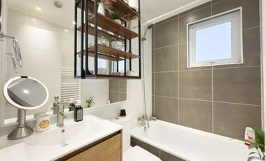 Hermosa Casa Completamente Remodelada En Los Batros