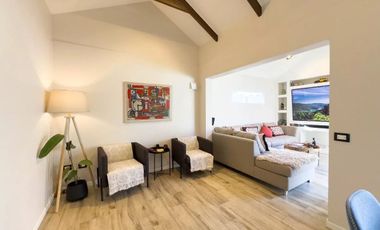 Hermosa Casa Completamente Remodelada En Los Batros
