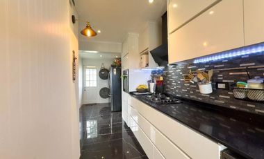 Hermosa Casa Completamente Remodelada En Los Batros