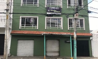 Venta de edificio con 7 deptos/ bodegas, 2 locales/ bodegas que dan a la calle en Tlalpan