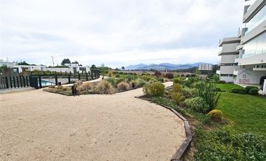 Marbella Departamento Seminuevo con Jardín op. amoblado