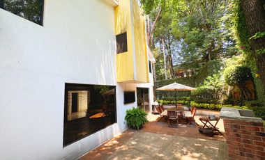 Residencia en Condominio Horizontal en venta en San Jerónimo Lídice, CDMX – Amplios espacios, jardín y 4 recámaras con baño