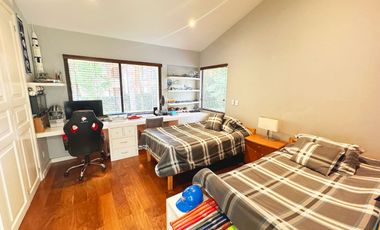 Residencia en Condominio Horizontal en venta en San Jerónimo Lídice, CDMX – Amplios espacios, jardín y 4 recámaras con baño