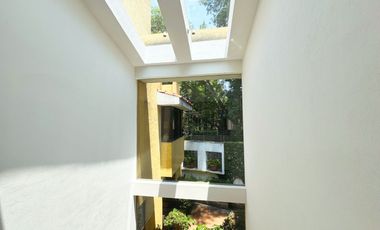 Residencia en Condominio Horizontal en venta en San Jerónimo Lídice, CDMX – Amplios espacios, jardín y 4 recámaras con baño