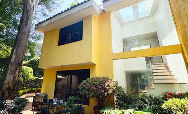 Residencia en Condominio Horizontal en venta en San Jerónimo Lídice, CDMX – Amplios espacios, jardín y 4 recámaras con baño