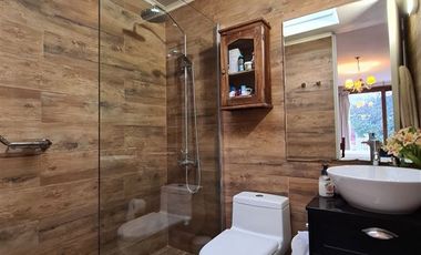 Venta Acogedora Luminosa Casa Tabancura Vitacura