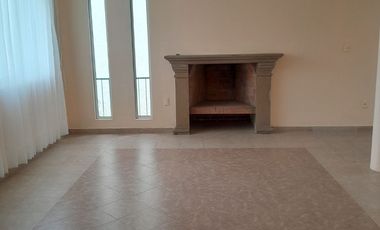 HERMOSA RESIDENCIA EN RENTA.