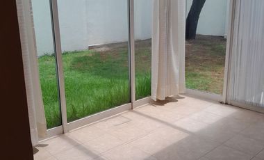 HERMOSA RESIDENCIA EN RENTA.