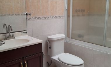 HERMOSA RESIDENCIA EN RENTA.