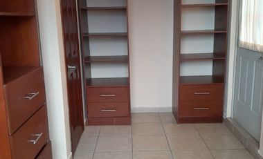 HERMOSA RESIDENCIA EN RENTA.