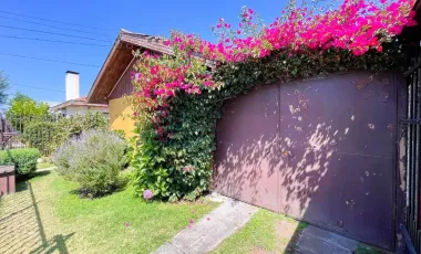 Linda Casa En Venta En Villa Spring Hill