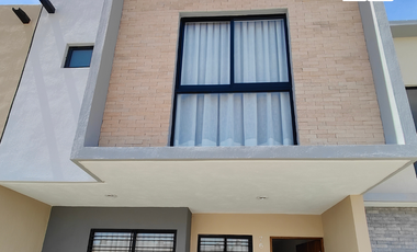 CASA EN VENTA TLAQUEPAQUE JALISCO, PARQUES DEL BOSQUE