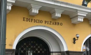 Lindo departamento con excelente vista ala plaza mayor de lima en edificio Pizarro